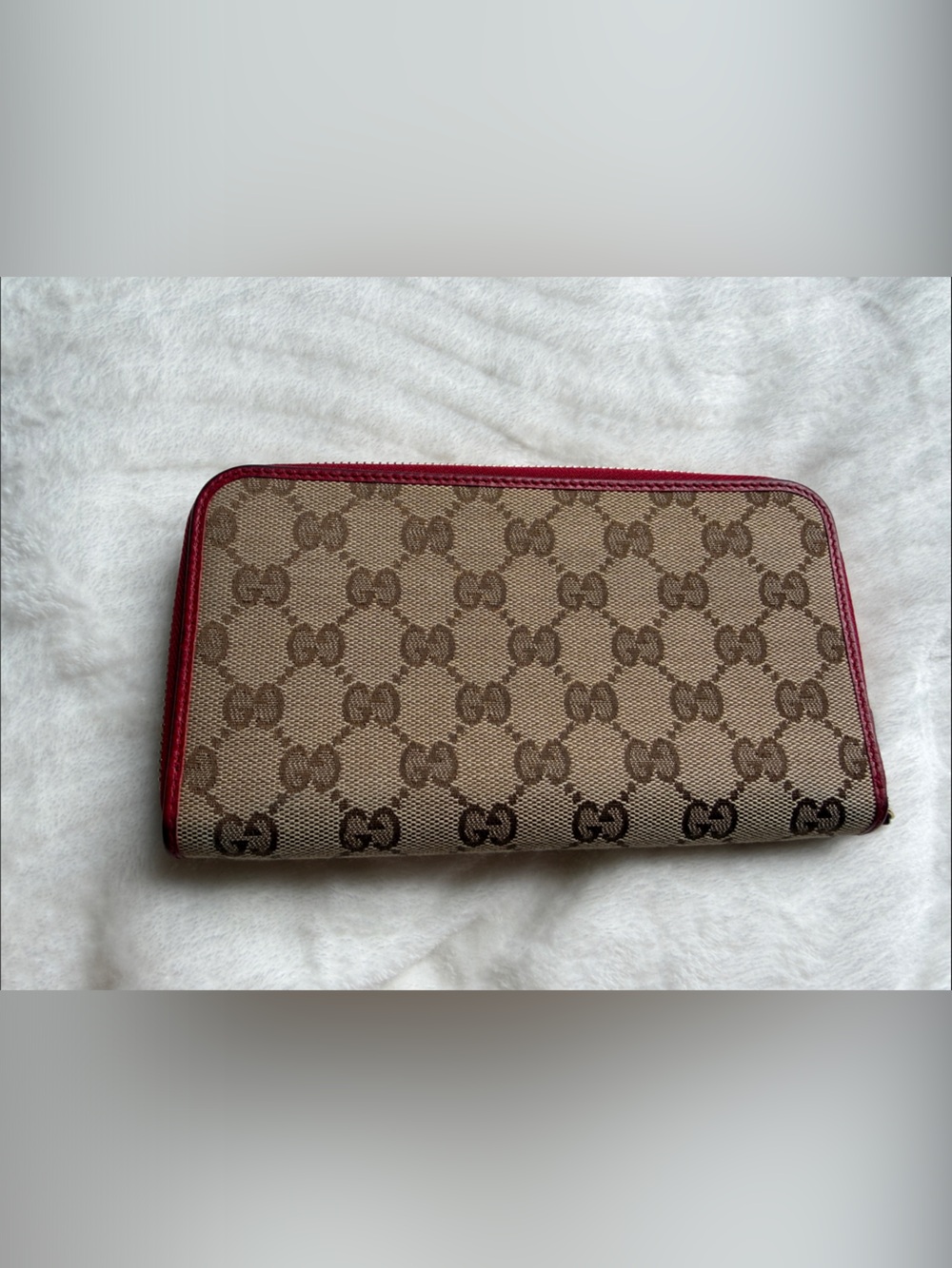 Gucci Beige GG Monogram Zip Wallet with Red Trim